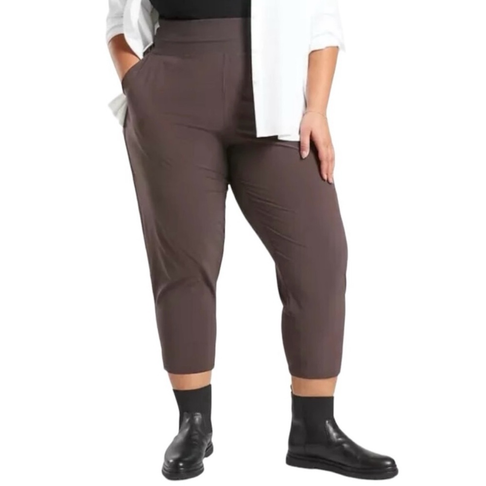 Athleta Nolita Slim Tapered Crop Pants Brown Size 26